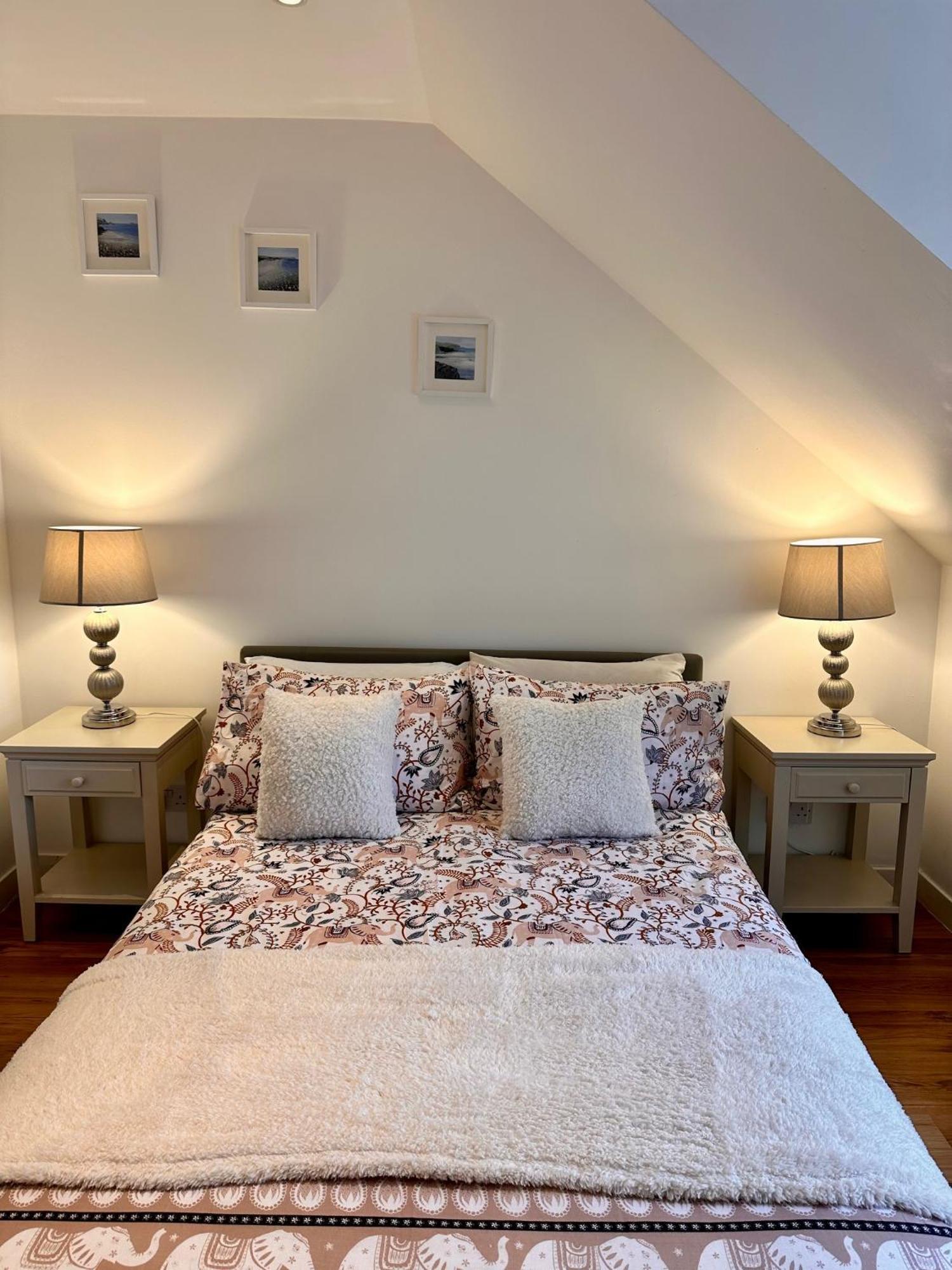3-Bedroom Flat In The City Centre Next To The River Ness إينفيرنيس المظهر الخارجي الصورة